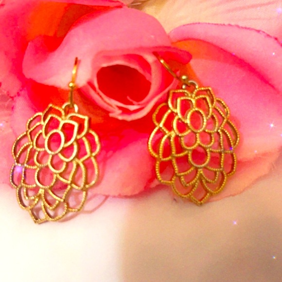 Mandala gold tone earrings hypoallergenic nickel fee - Picture 1 of 3